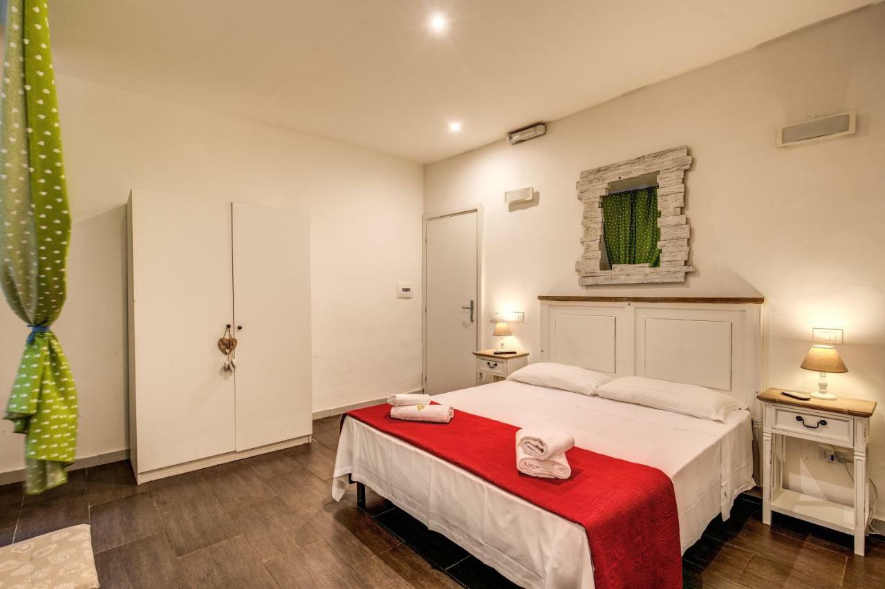 Guest House O Affittacamere La Civetta Di Trastevere B Rome Bagian luar foto