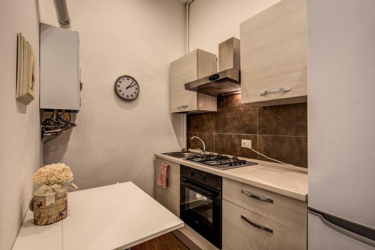 Guest House O Affittacamere La Civetta Di Trastevere B Rome Bagian luar foto