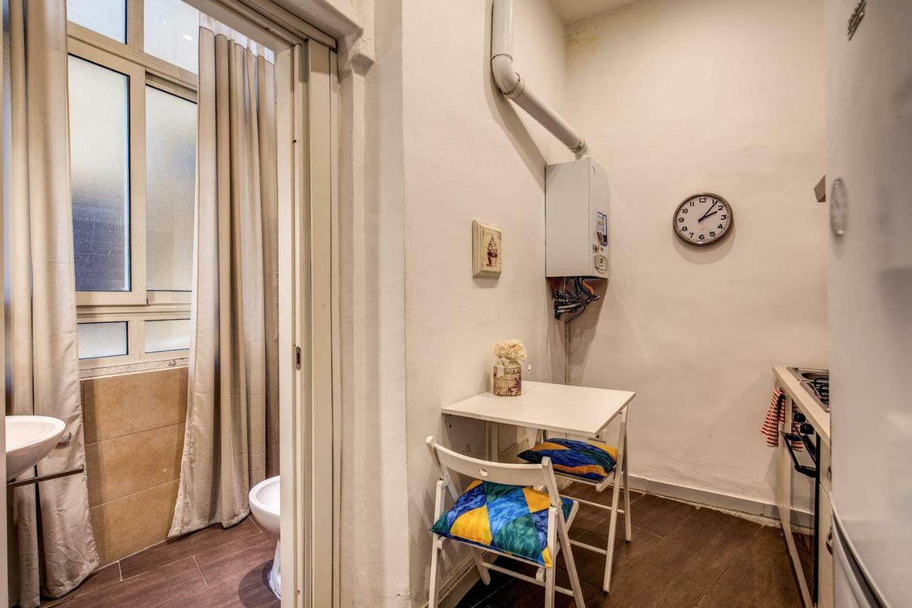 Guest House O Affittacamere La Civetta Di Trastevere B Rome Bagian luar foto